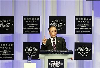 Вэнь Цзябао на Всемирном экономическом форуме городе Далянь заявил, что Китай может внести вклад в рост мировой экономики, и намерен расширить свои инвестиции в Европу. 14 сентября 2011 года. Фото: Getty Images