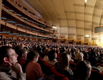 Впродовж останніх років трупа «Divine Performing Arts» виступала на найпрестижніших театральних сценах світу, включаючи залу Radio City у Нью-Йорку