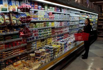 Китайцы не доверяют качеству своих продуктов питания. Фото: GETTY IMAGES