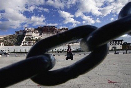 Ситуация в Тибете по-прежнему остаётся напряжённой. Фото: China Photos/Getty Images