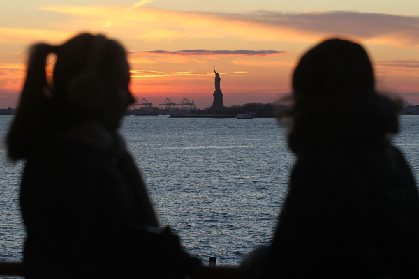 Десятое место в рейтинге самых счастливых стран мира заняли США. Фото: Mario Tama/Getty Images