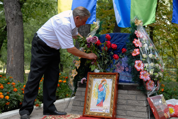 Роми вшанували пам'ять своїх близьких, розстріляних у Бабиному Яру. Фото: Володимир Бородін/The Epoch Times