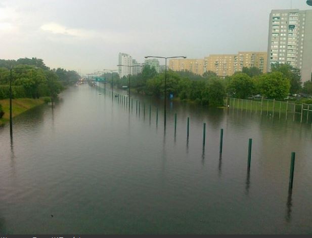 Варшаву подтопило. Фото: Alert24/wiadomosci.gazeta.pl