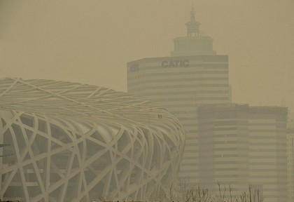 За год от отравления грязным воздухом умирает 300 тыс китайцев. Фото: AFP