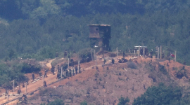 Північнокорейські війська будують нові укріплення на кордоні, повідомили військові Південної Кореї