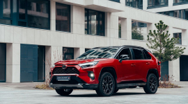 Toyota RAV4: подорожуй із впевненістю