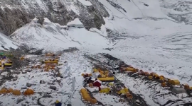 На прибирання найвищого табору на Евересті підуть роки, заявили в Непалі (ВІДЕО)