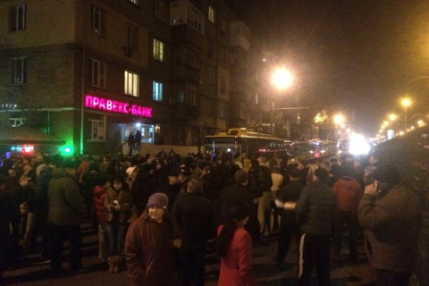 В Киеве из-за отсутствия отопления заблокировали улицу