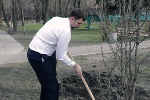 Киян закликають підтримати Tree-challenge «Посади дерево»