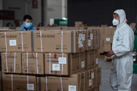 Работники здравоохранения США подали в суд на Пекин за накопление мировых запасов медицинских препаратов
