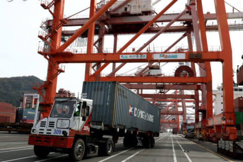 Южнокорейские порты отказываются от китайских кранов из-за угрозы безопасности