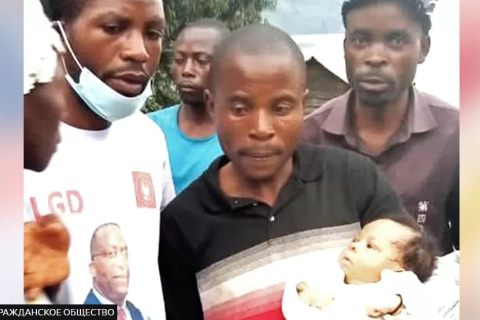 Два младенца чудом выжили на озере Киву