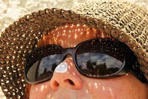 Солнцезащитный крем — важный шаг для здоровой и защищенной кожи летом