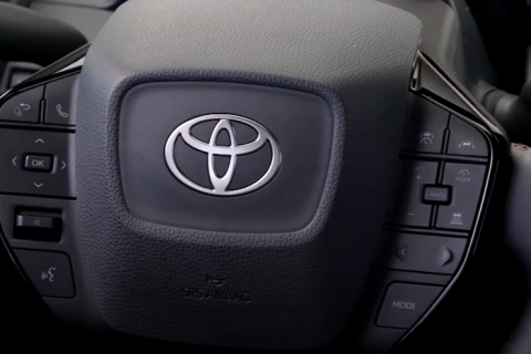 Обсяги продажів Toyota в світі впали у квітні, на чолі з падінням в Китаї та Японії (ВІДЕО)