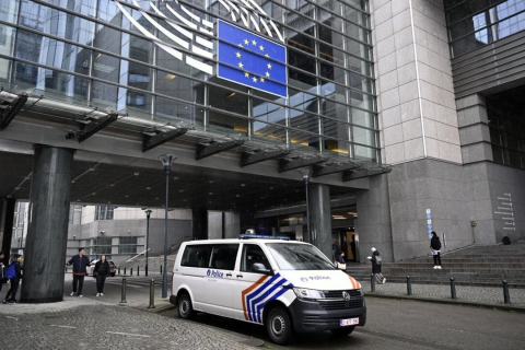 В связи с возможным вмешательством РФ в Европарламенте провела обыски полиция