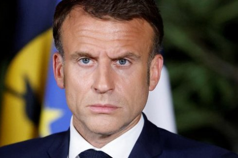 Президент Франції запропонував дозволити Україні вражати військові бази в РФ