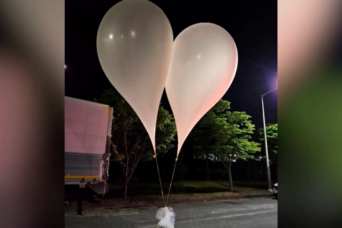 КНДР отправила в Южную Корею воздушные шары с мусором и экскрементами
