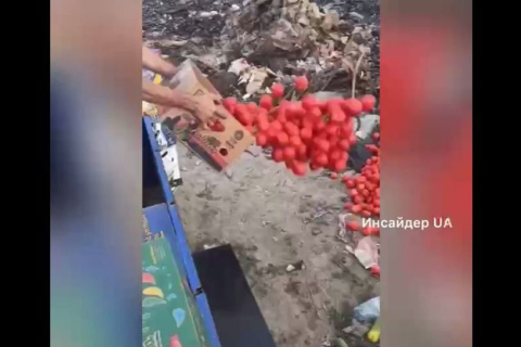 Українські фермери змушені через російських окупантів викидати тонни овочів