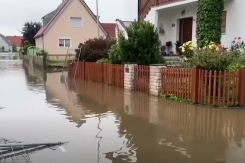 По меньшей мере шесть человек погибли в результате сильного наводнения на юге Германии
