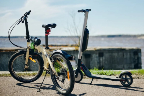 Электросамокаты vs. Велосипеды: Что выбрать для городских поездок?