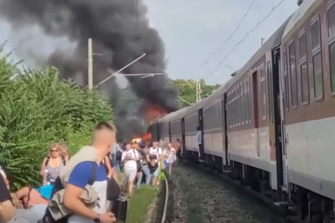 Поезд Прага-Будапешт столкнулся с автобусом в Словакии, погибли 7 человек и 5 получили ранения