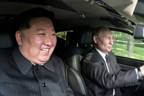 Путін подарував Кім Чен Ину машину із запчастинами, виготовленими південнокорейськими виробниками (ВІДЕО)