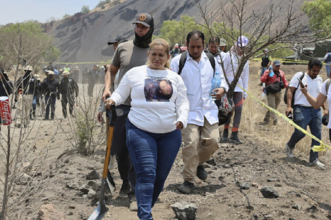 После обнаружения новых человеческих останков мексиканские власти раскритиковали поисковиков-волонтеров