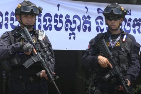 Камбоджа сжигает конфискованные наркотики на сумму 70 миллионов долларов, призывая население рассказать об их опасности