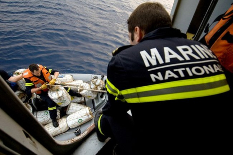 Понад дві тонни наркотиків вилучено в морі під час франко-іспанської операції
