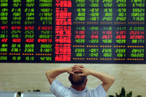 Інвестори фондового ринку Китаю зазнають великих втрат