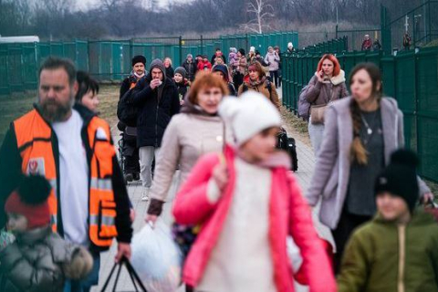 Майже 9 мільйонів людей залишили Україну після російського вторгнення, за даними ООН