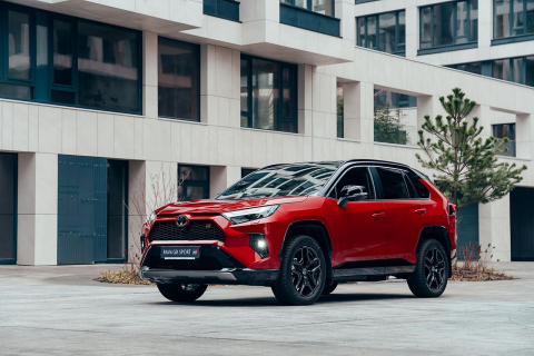 Toyota RAV4: подорожуй із впевненістю