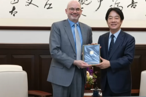 Новый спецпредставитель США на Тайване встречается с президентом острова