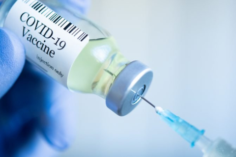 У вакцинованих людей вірусне навантаження при штамі Дельта у 251 раз вище, ніж в попередніх штамах