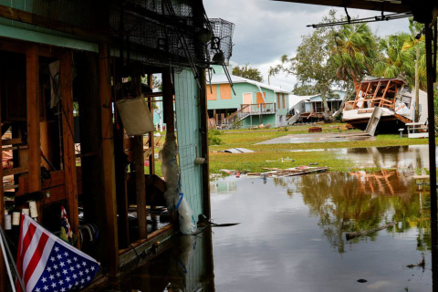 Ураган Идалия обрушился на берег во Флориде