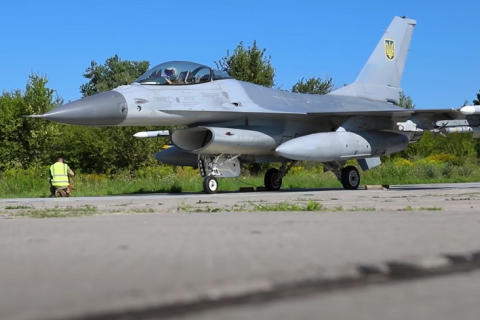 Україні потрібно більше пілотів для F-16, заявив президент Зеленський (ВІДЕО)