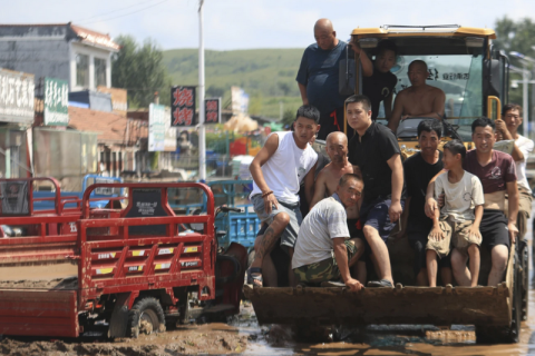 В результате сильных ливней в северо-восточном китайском городе погибли 11 человек, еще 14 пропали без вести