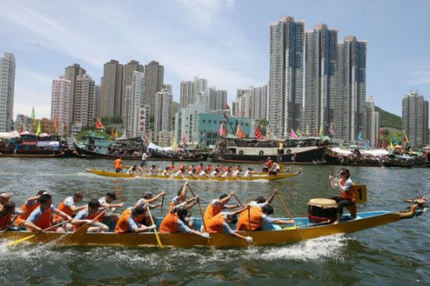 Сегодня в Китае праздник - Фестиваль лодок-драконов