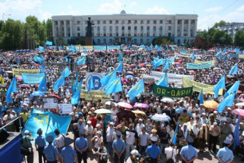 В Симферополе на митинг вышли 20 тысяч крымских татар