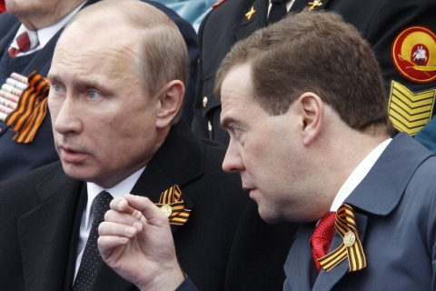 ЗМІ передбачають, що Путін і Медведєв 9 травня відвідають Крим