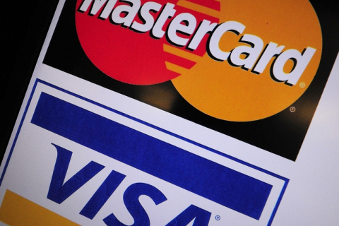 Нацбанк оголосив війну платіжним системам Visa і MasterCard