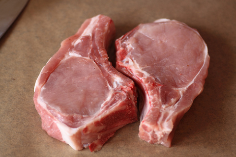 В деяких магазинах знайшли заражене м’ясо