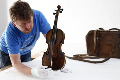 Інструмент скрипаля з «Титаніка» виставлять на аукціон