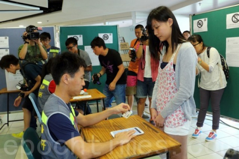 У Гонконзі голосують за демократію