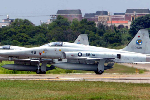 Виявлено тіла пілотів ВВС Тайваню загиблих у авіакатастрофі