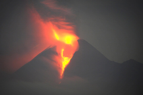В Индонезии снова извергнулся вулкан Мерапи, шестеро погибло 
