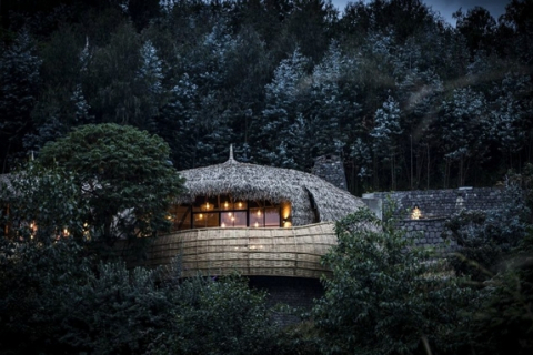 В Африке появился отель, который буквально сливается с природой