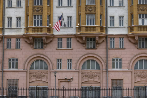 Двум сотрудникам посольства США, обвиняемым в связях с Шоновым, приказано покинуть РФ