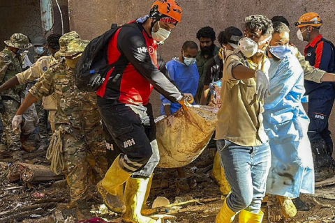 11 тысяч погибли и 10 тысяч пропали без вести после наводнения в Ливии