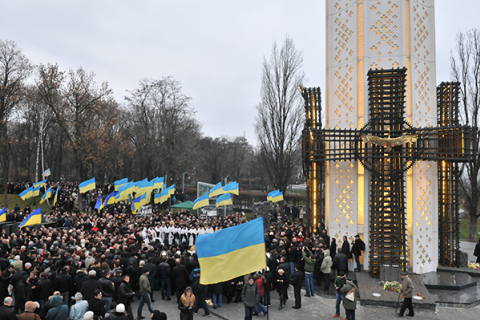 Украина почтила память жертв  Голодомора